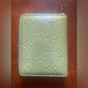 Authentic Louis Vuitton vintage vernis zip around compact wallet